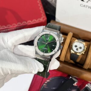 Đồng Hồ Hublot Classic Fusion Titanium Green Dial Độ Moissanite 42mm (4)