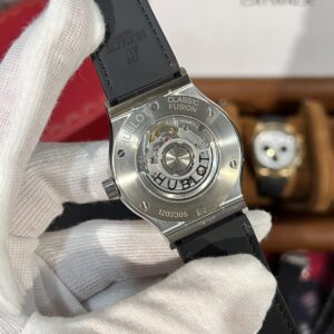 Đồng Hồ Hublot Classic Fusion Titanium Green Dial Độ Moissanite 42mm (4)