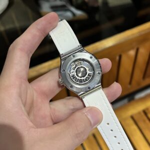 Đồng Hồ Hublot Classic Fusion Titanium Màu Trắng Độ Moissanite 38mm (1)
