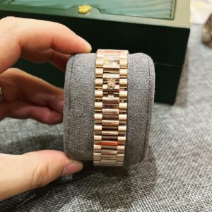 Đồng Hồ Rolex Day-Date 228235 Mặt Số Chocolate GM Factory 40mm (1)