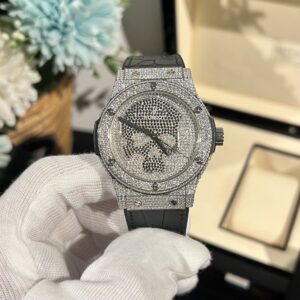 Hublot Classic Fusion Skull Độ Full Kim Cương Moissanite Replica 42mm (1)