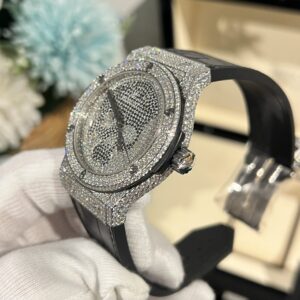 Hublot Classic Fusion Skull Độ Full Kim Cương Moissanite Replica 42mm (1)