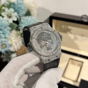 Hublot Classic Fusion Skull Độ Full Kim Cương Moissanite Replica 42mm (1)