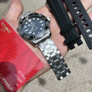 Omega Seamaster Mặt Đen Replica Cao Cấp VS Factory 42mm (5)