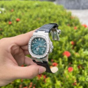 Patek Philippe Nautilus 5722G Độ Kim Cương Moissanite 40mm (1)