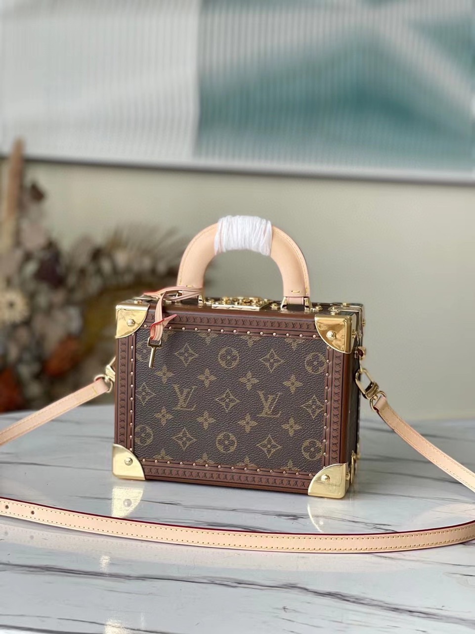 Túi Dạng Hộp Louis Vuitton LV Valisette Tresor Monogram 22.5x14.5x11 (1) Túi Dạng Hộp Louis Vuitton LV Valisette Tresor Monogram 22.5x14.5x11 (2)