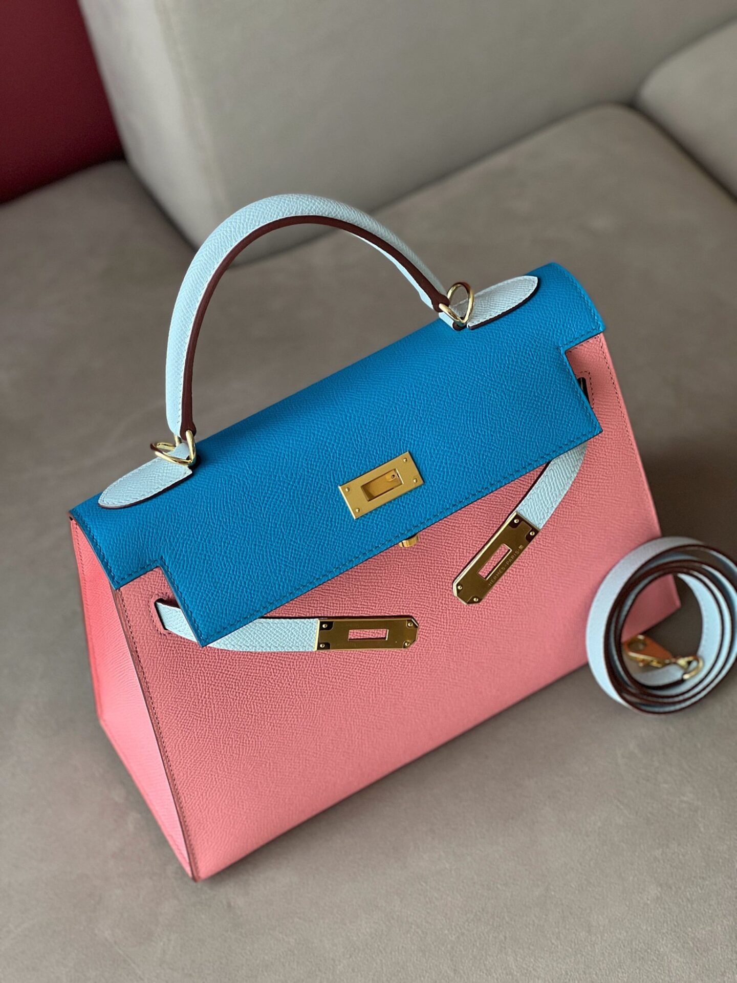 Túi Hermes Kelly Da Epsom Mix 2 Màu Hồng Xanh Rep 11 Cao Cấp 28cm (3) Túi Hermes Kelly Da Epsom Mix 2 Màu Hồng Xanh Rep 11 Cao Cấp 28cm (2)