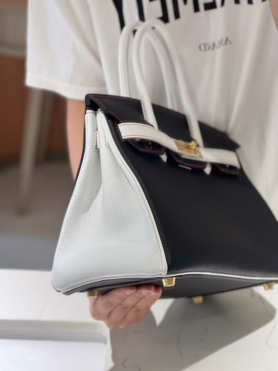 Túi Nữ Cao Cấp Hermes Birkin 30 Togo Ghw Mix 2 Màu Trắng Đen 30cm (3) Túi Nữ Cao Cấp Hermes Birkin 30 Togo Ghw Mix 2 Màu Trắng Đen 30cm (2)