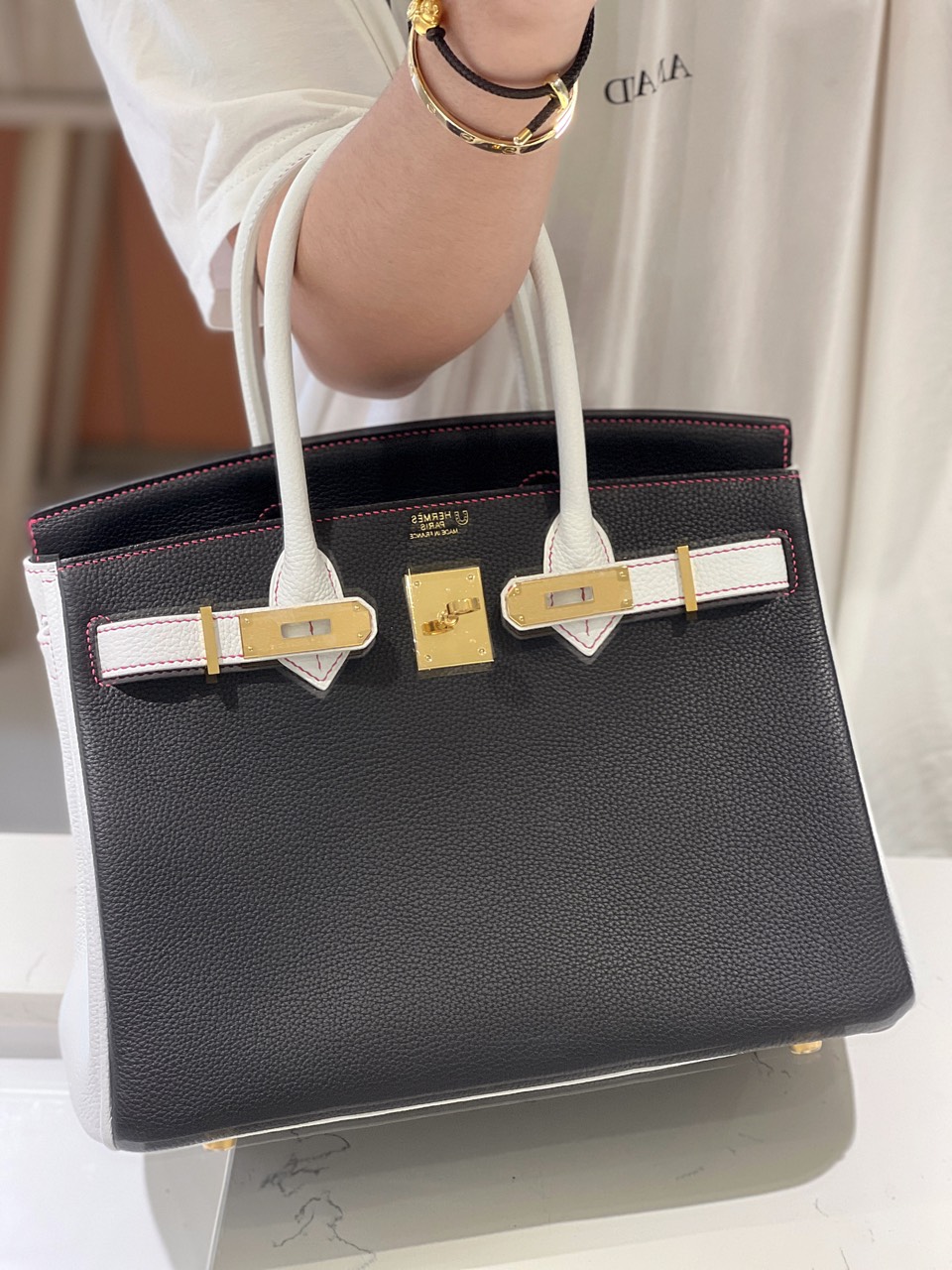 Túi Nữ Cao Cấp Hermes Birkin 30 Togo Ghw Mix 2 Màu Trắng Đen 30cm (5) Túi Nữ Cao Cấp Hermes Birkin 30 Togo Ghw Mix 2 Màu Trắng Đen 30cm (2)