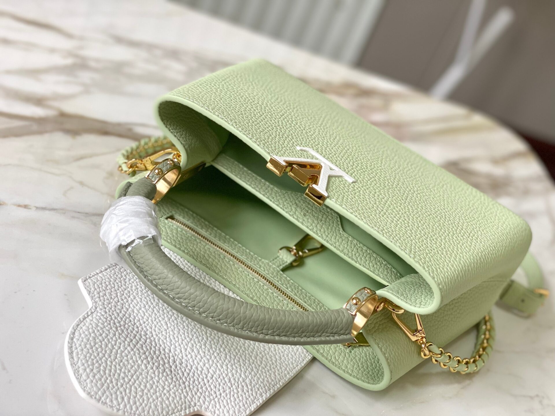 Túi Nữ Louis Vuitton LV Capucines BB Replica 11 Cao Cấp 27x18x9cm (4) Túi Nữ Louis Vuitton LV Capucines BB Replica 11 Cao Cấp 27x18x9cm (1)