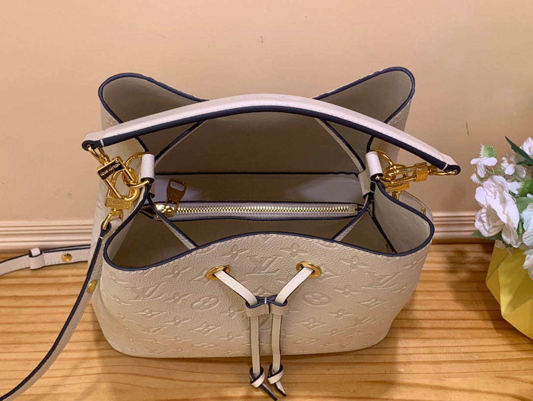 Túi Nữ Louis Vuitton LV Neonoe Họa Tiết Monogram Replica 11 26x26x17 (2) Túi Nữ Louis Vuitton LV Neonoe Họa Tiết Monogram Replica 11 26x26x17 (2)