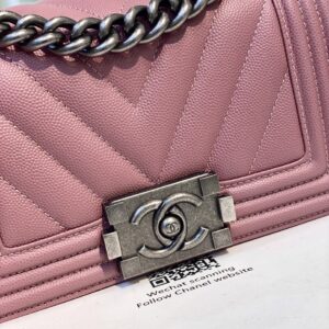 Túi Xách Hàng Hiệu Chanel Boy Vân Chữ V Màu Hồng 20cm (2)