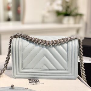 Túi Xách Hàng Hiệu Chanel Boy Vân Chữ V Siêu Cấp 20cm (2)