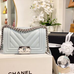 Túi Xách Hàng Hiệu Chanel Boy Vân Chữ V Siêu Cấp 20cm (2)