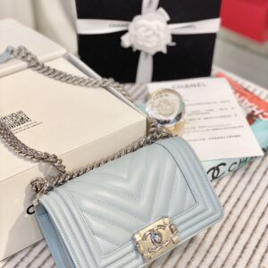 Túi Xách Hàng Hiệu Chanel Boy Vân Chữ V Siêu Cấp 20cm (2)