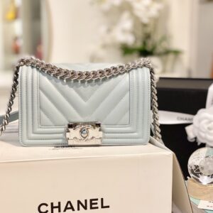 Túi Xách Hàng Hiệu Chanel Boy Vân Chữ V Siêu Cấp 20cm (2)