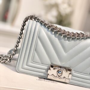 Túi Xách Hàng Hiệu Chanel Boy Vân Chữ V Siêu Cấp 20cm (2)