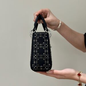 Túi Xách Hàng Hiệu Dior Charm Đính Cườm Cao Cấp Màu Đen 17cm (2)