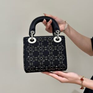 Túi Xách Hàng Hiệu Dior Charm Đính Cườm Cao Cấp Màu Đen 17cm (2)