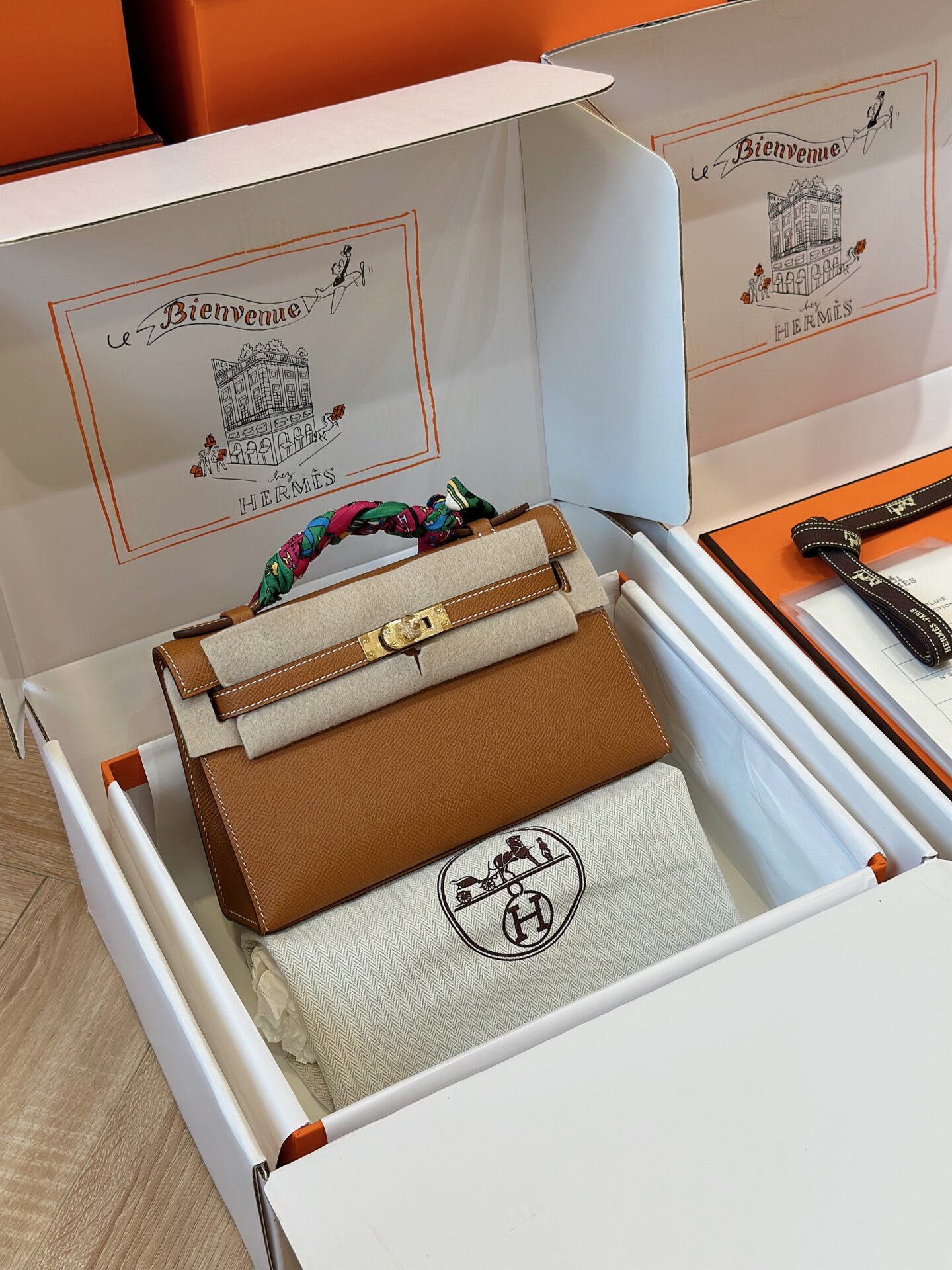 Túi Xách Hermes Pochette Replica 11 Nữ Màu Nâu 34x15x6cm (4) Túi Xách Hermes Pochette Replica 11 Nữ Màu Nâu 34x15x6cm (1)