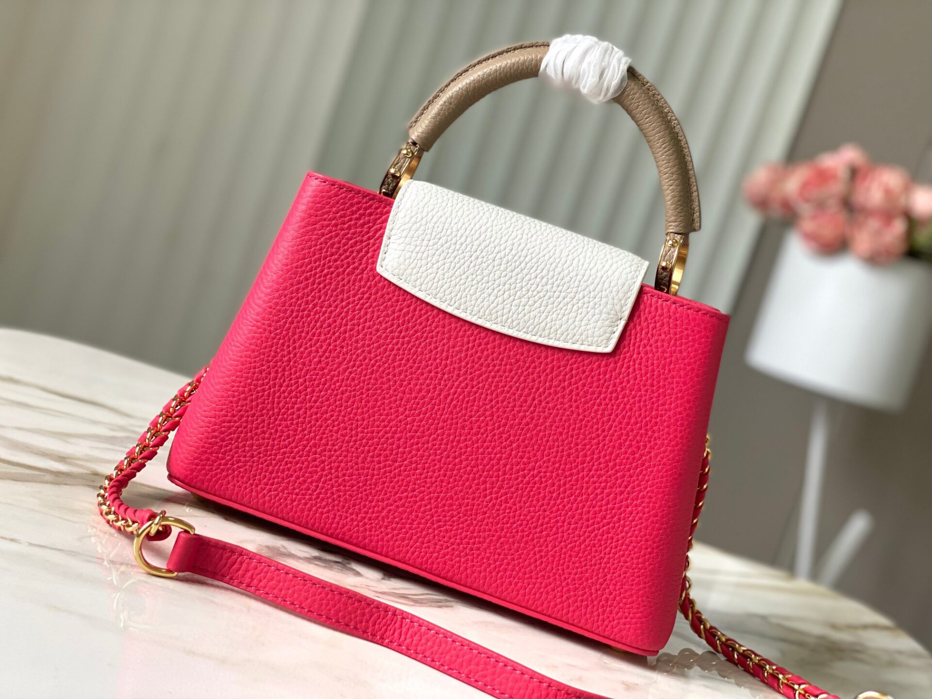 Túi Xách Louis Vuitton LV Capucines BB Replica 11 Cao Cấp Màu Đỏ 27x18x9cm (3) Túi Xách Louis Vuitton LV Capucines BB Replica 11 Cao Cấp Màu Đỏ 27x18x9cm (2)