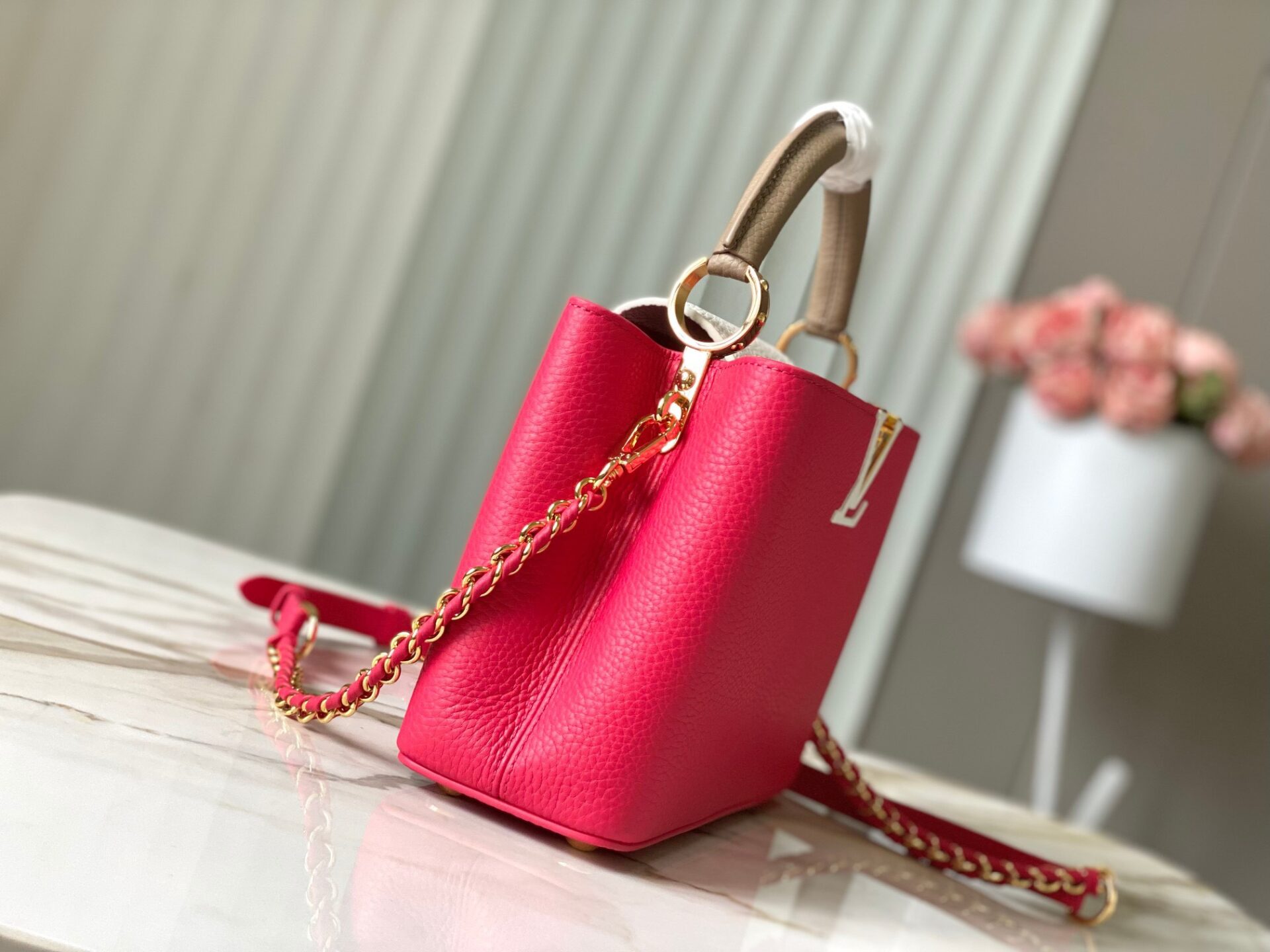 Túi Xách Louis Vuitton LV Capucines BB Replica 11 Cao Cấp Màu Đỏ 27x18x9cm (7) Túi Xách Louis Vuitton LV Capucines BB Replica 11 Cao Cấp Màu Đỏ 27x18x9cm (2)