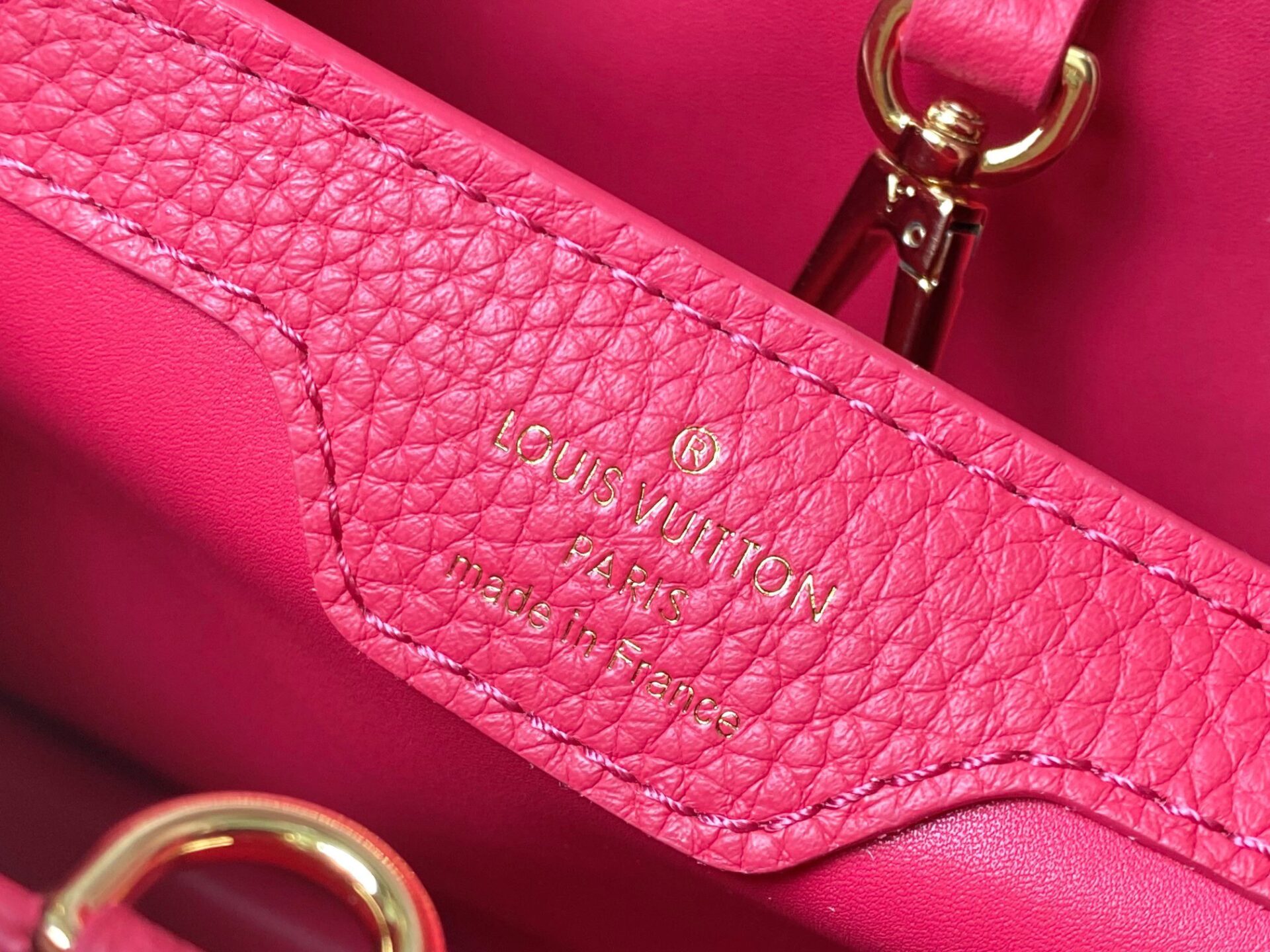 Túi Xách Louis Vuitton LV Capucines BB Replica 11 Cao Cấp Màu Đỏ 27x18x9cm (8) Túi Xách Louis Vuitton LV Capucines BB Replica 11 Cao Cấp Màu Đỏ 27x18x9cm (2)