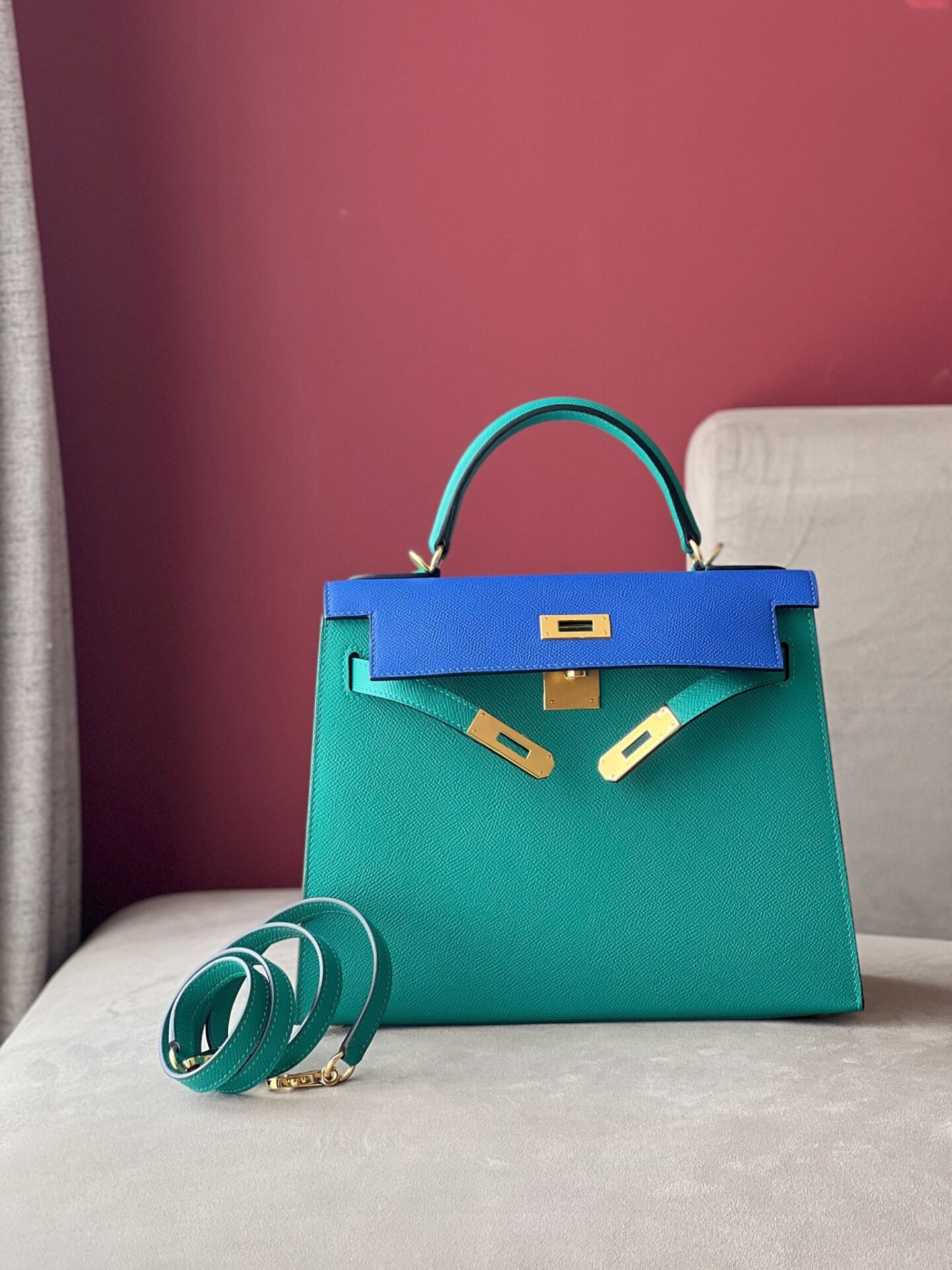 Túi Xách Nữ Hermes Kelly Da Epsom Mix 2 Màu Xanh Replica 11 28cm (2) Túi Xách Nữ Hermes Kelly Da Epsom Mix 2 Màu Xanh Replica 11 28cm (2)