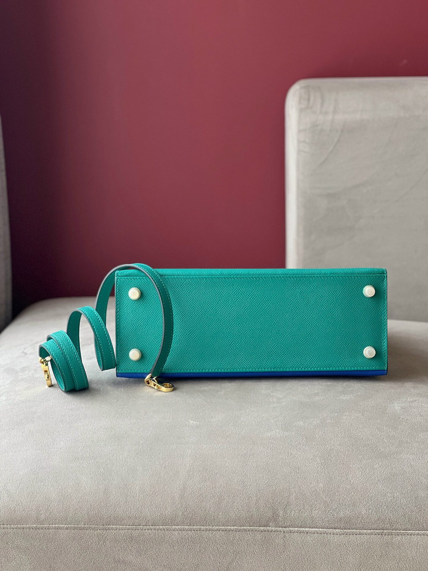 Túi Xách Nữ Hermes Kelly Da Epsom Mix 2 Màu Xanh Replica 11 28cm (3) Túi Xách Nữ Hermes Kelly Da Epsom Mix 2 Màu Xanh Replica 11 28cm (2)