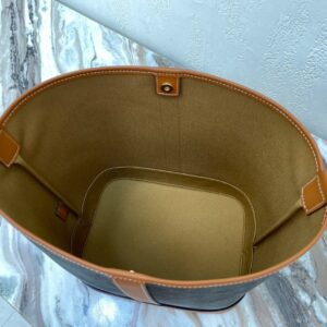 Túi Celine Mall Bucket In Triomphe Replica 11 Họa Tiết Monogram 30x22x12cm (2)