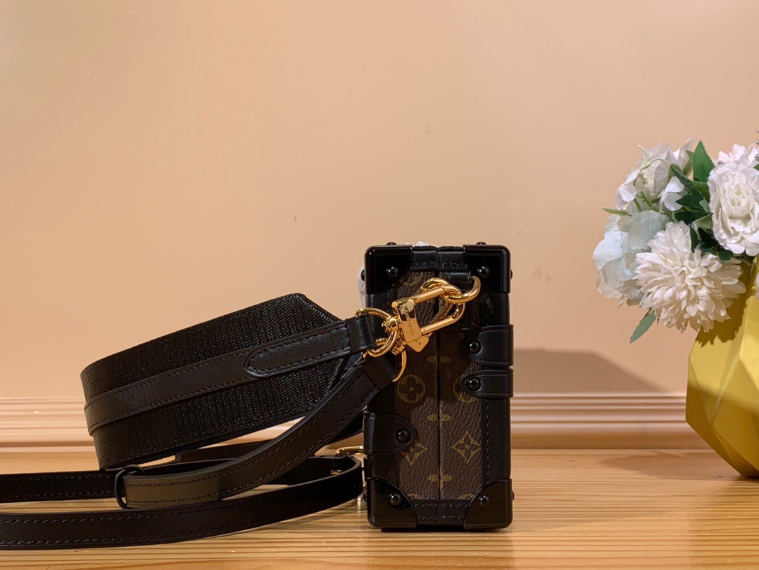 Túi Dạng Hộp Louis Vuitton LV Petite Malle Họa Tiết Monogram Rep 11 27x12x6 (2) Túi Dạng Hộp Louis Vuitton LV Petite Malle Họa Tiết Monogram Rep 11 27x12x6 (2)