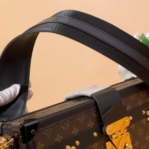 Túi Dạng Hộp Louis Vuitton LV Petite Malle Họa Tiết Monogram Rep 11 27x12x6 (2)
