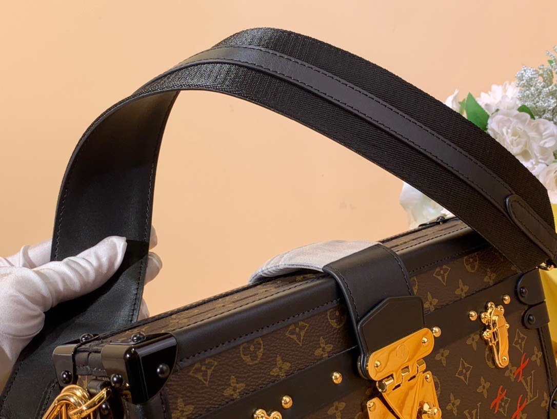 Túi Dạng Hộp Louis Vuitton LV Petite Malle Họa Tiết Monogram Rep 11 27x12x6 (7) Túi Dạng Hộp Louis Vuitton LV Petite Malle Họa Tiết Monogram Rep 11 27x12x6 (2)