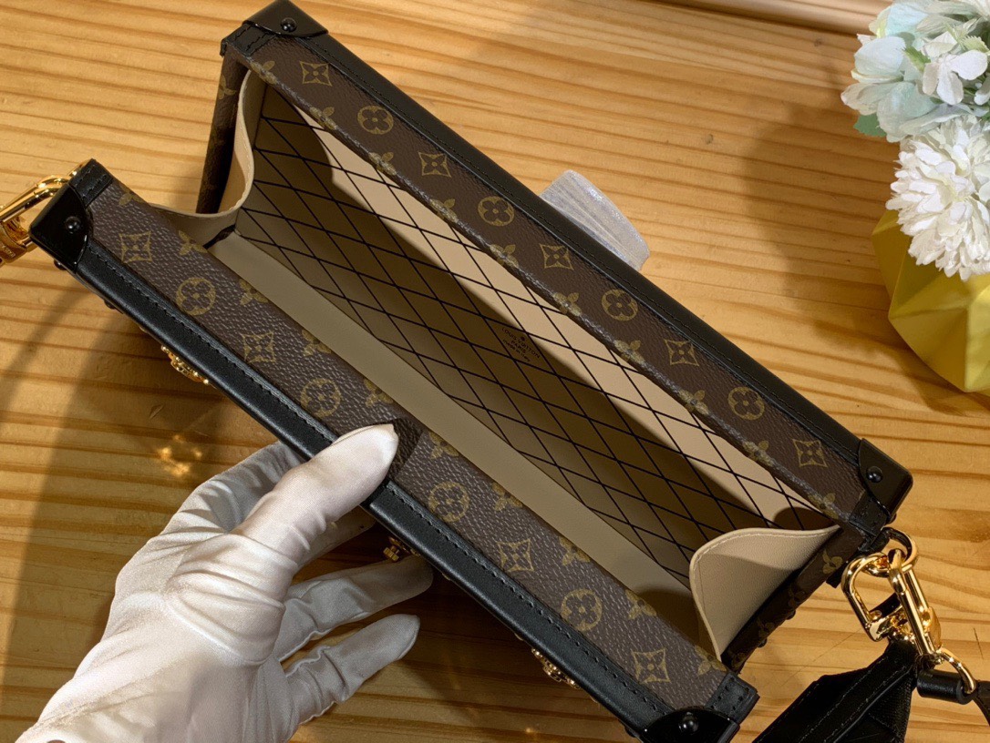 Túi Dạng Hộp Louis Vuitton LV Petite Malle Họa Tiết Monogram Rep 11 27x12x6 (8) Túi Dạng Hộp Louis Vuitton LV Petite Malle Họa Tiết Monogram Rep 11 27x12x6 (2)
