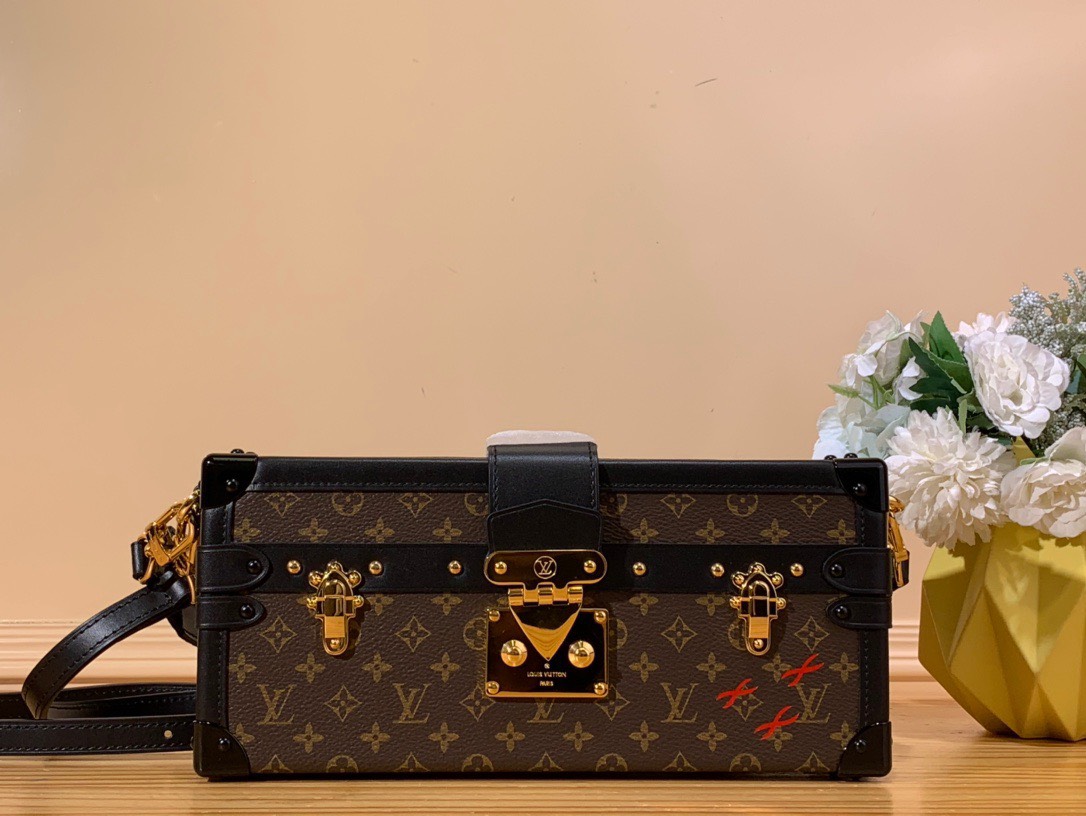 Túi Dạng Hộp Louis Vuitton LV Petite Malle Họa Tiết Monogram Rep 11 27x12x6 (9) Túi Dạng Hộp Louis Vuitton LV Petite Malle Họa Tiết Monogram Rep 11 27x12x6 (2)
