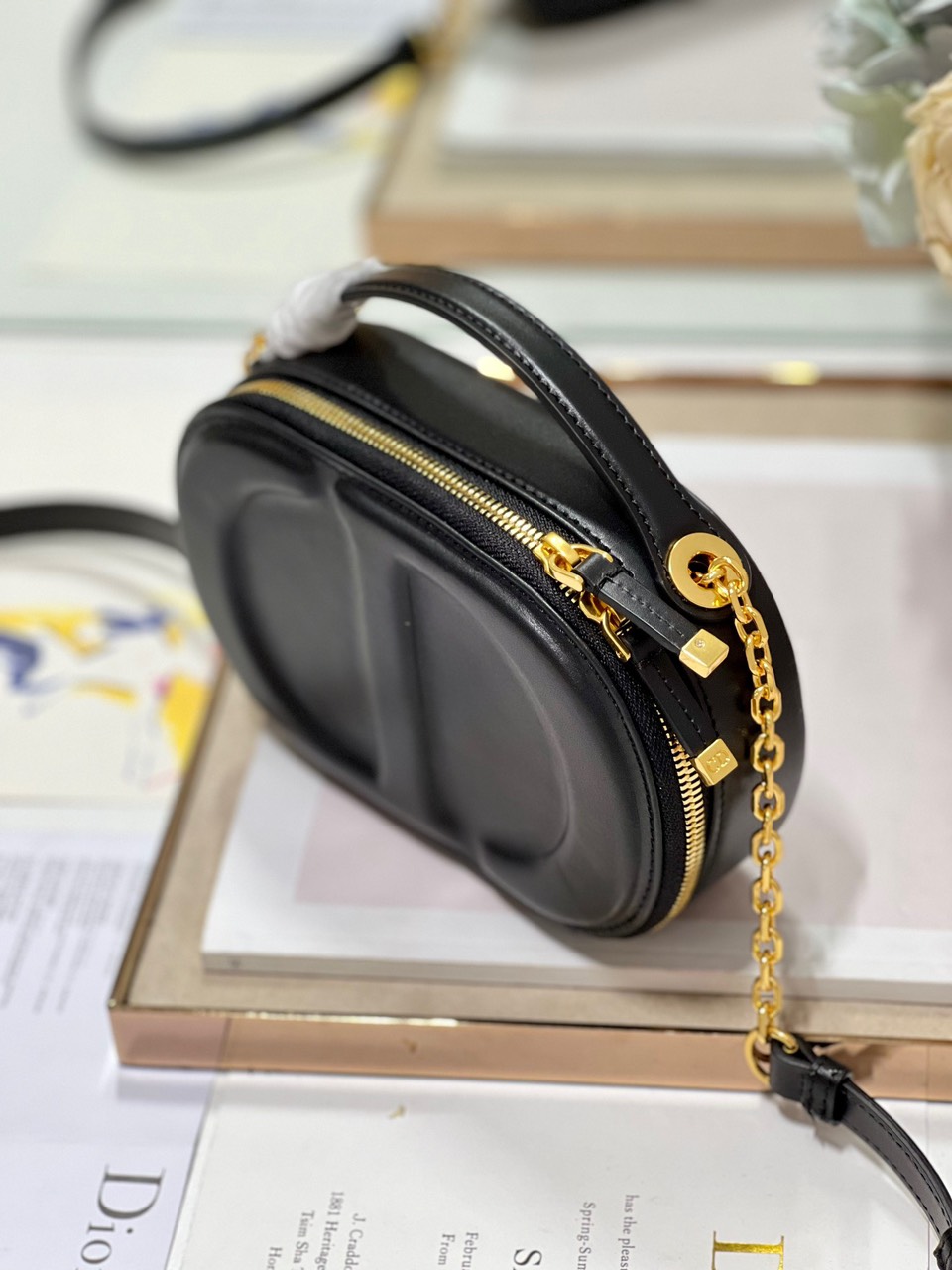 Túi Dior Signature Thiết Kế Hình Bầu Dục Rep 11 Nữ Màu Đen 18x6 (8) Túi Dior Signature Thiết Kế Hình Bầu Dục Rep 11 Nữ Màu Đen 18x6 (2)