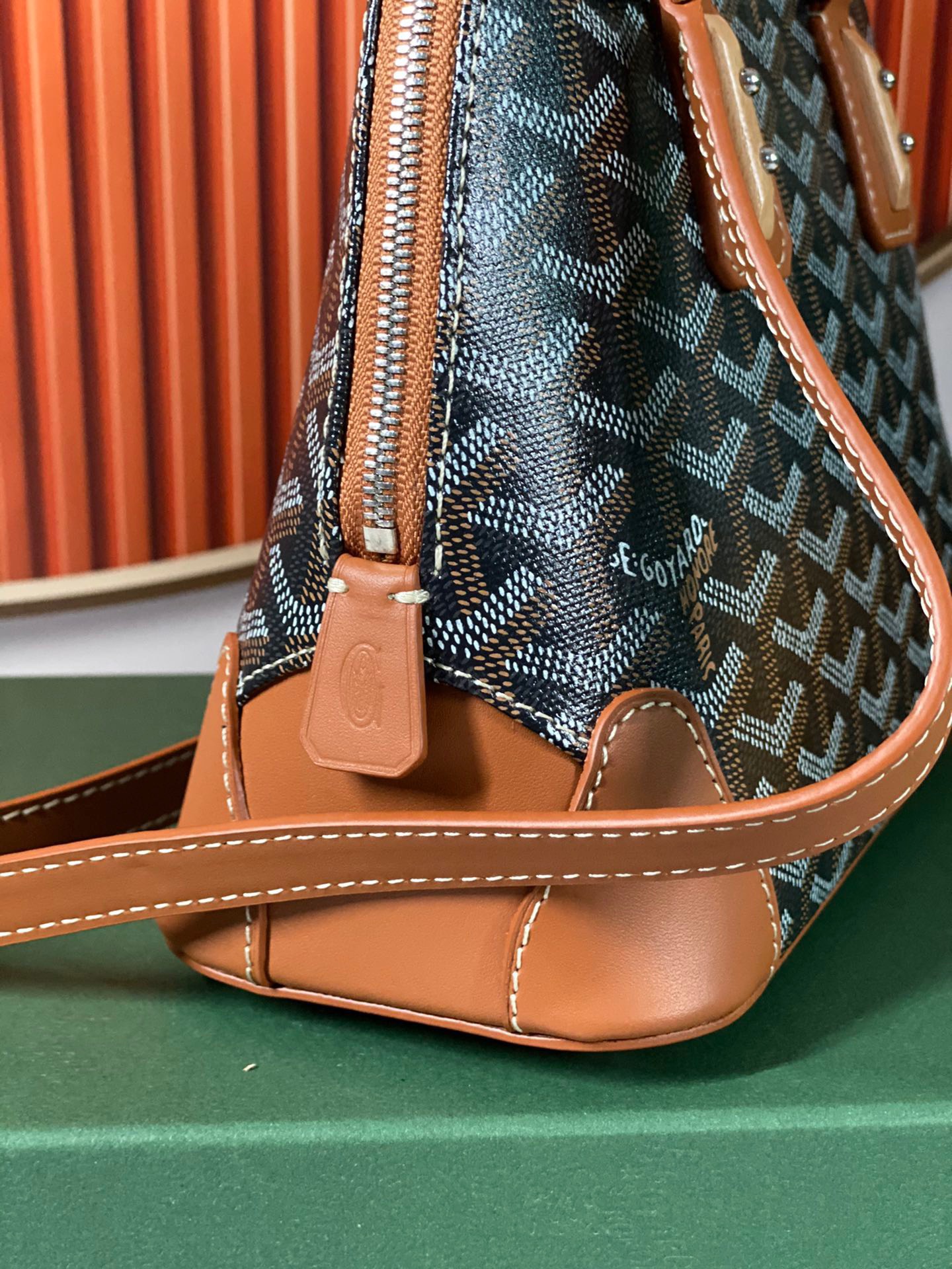 Túi Goyard Alma Vendome Nữ Họa Tiết Monogram Like Auth 24cm (6) Túi Goyard Alma Vendome Nữ Họa Tiết Monogram Like Auth 24cm (2)