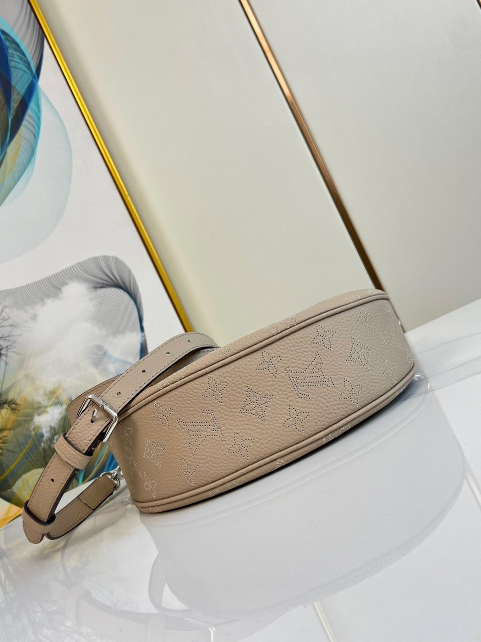 Túi Louis Vuitton LV Baia Mahina Họa Tiết Hoa Mono Like Auth 26x17x7 (4) Túi Louis Vuitton LV Baia Mahina Họa Tiết Hoa Mono Like Auth 26x17x7 (2)