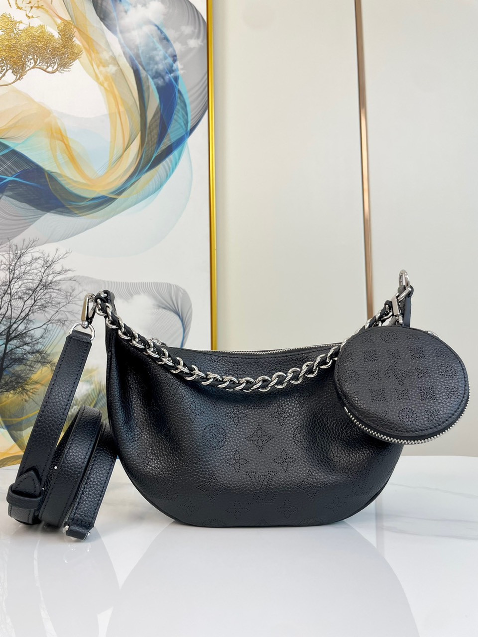 Túi Louis Vuitton LV Baia Mahina Họa Tiết Hoa Mono Màu Đen 26x17x7 (1) Túi Louis Vuitton LV Baia Mahina Họa Tiết Hoa Mono Màu Đen 26x17x7 (2)