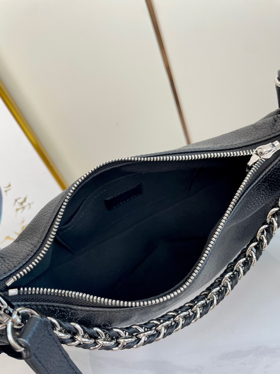 Túi Louis Vuitton LV Baia Mahina Họa Tiết Hoa Mono Màu Đen 26x17x7 (3) Túi Louis Vuitton LV Baia Mahina Họa Tiết Hoa Mono Màu Đen 26x17x7 (2)