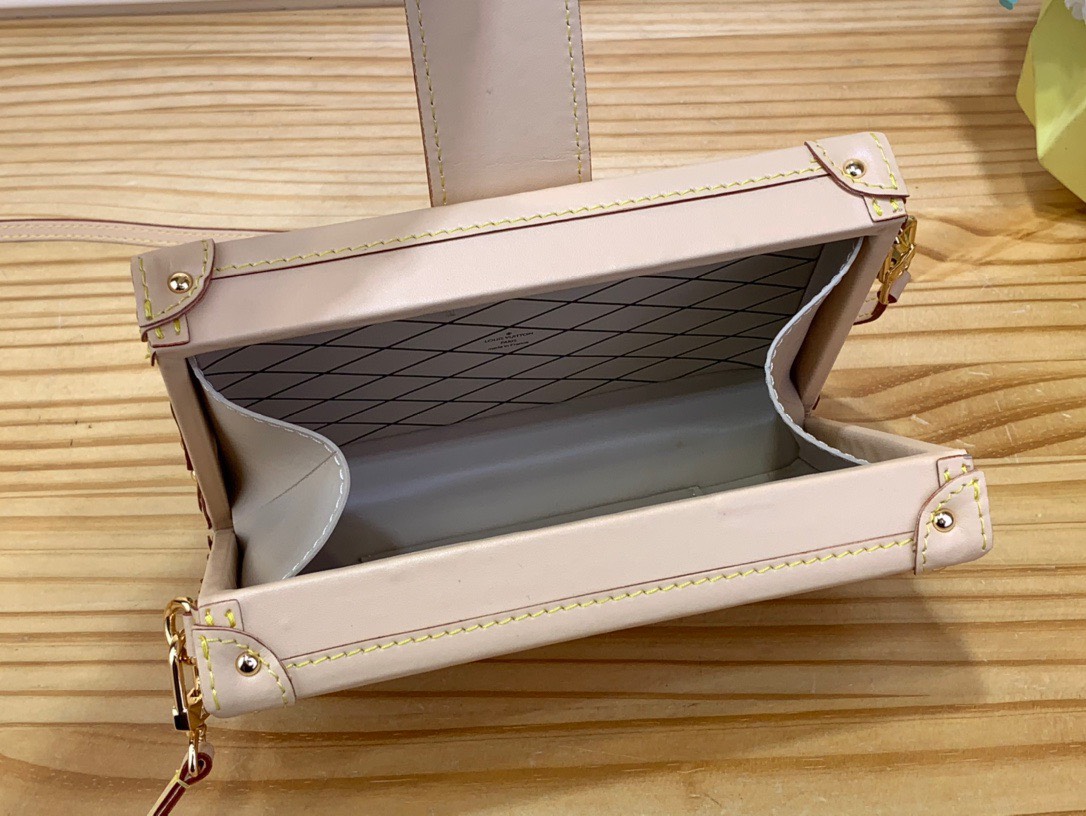 Túi Louis Vuitton LV Petite Họa Tiết Hoa Mono Replica 11 Cao Cấp 27x18x9cm (7) Túi Louis Vuitton LV Petite Họa Tiết Hoa Mono Replica 11 Cao Cấp 27x18x9cm (2)