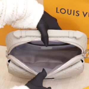 Túi Siêu Cấp Louis Vuitton LV Slock Taurillon Màu Trắng 22x18x8cm (1)