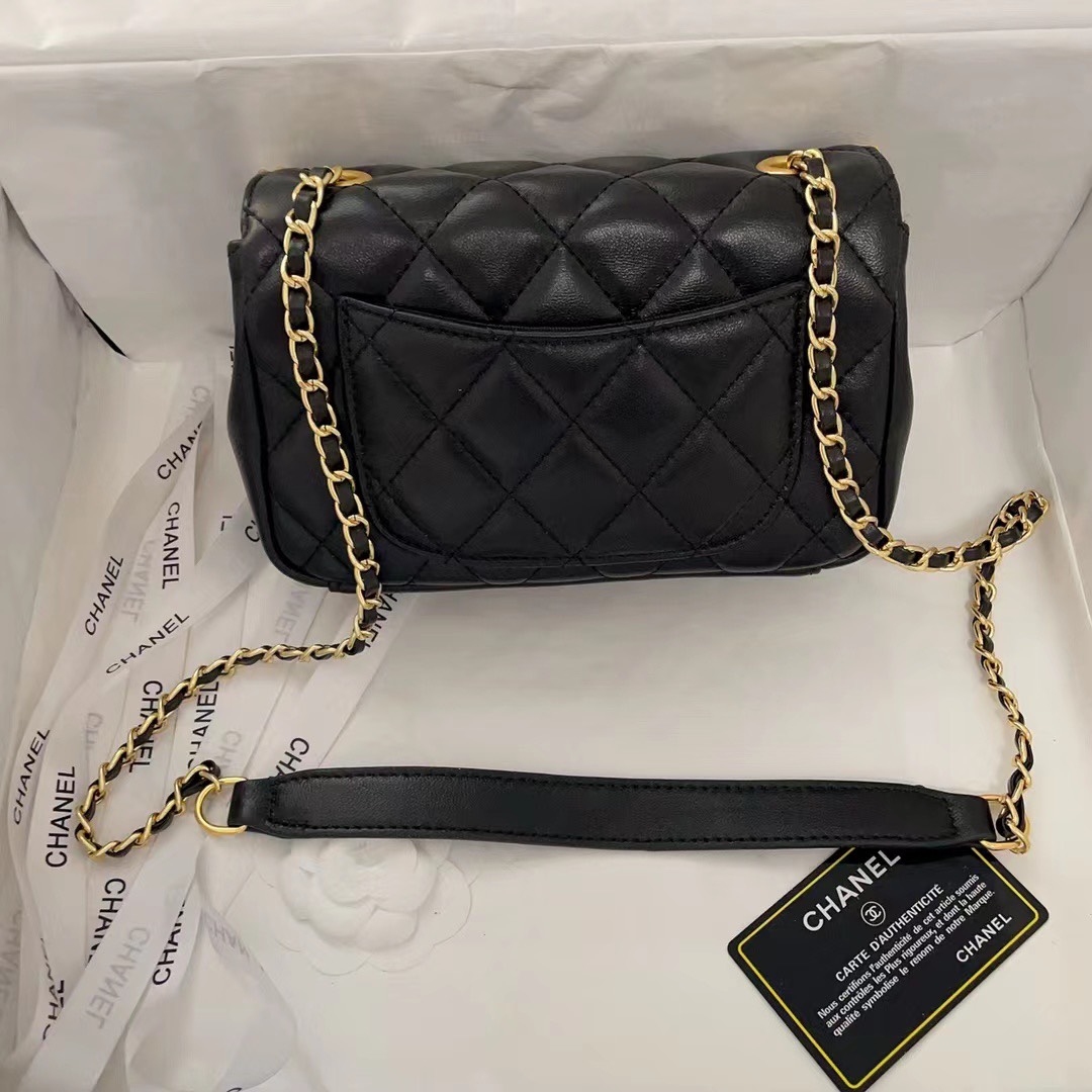 Túi Xách Cao Cấp Chanel Charm Nữ Màu Đen Khóa Vàng 21cm (9) Túi Xách Cao Cấp Chanel Charm Nữ Màu Đen Khóa Vàng 21cm (2)