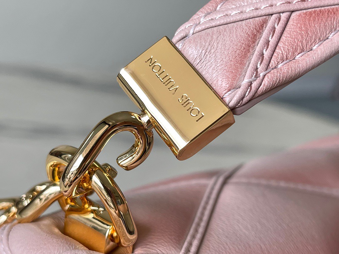 Túi Xách Cao Cấp Louis Vuitton LV Twist Nữ Màu Hồng 23x16x10cm (8) Túi Xách Cao Cấp Louis Vuitton LV Twist Nữ Màu Hồng 23x16x10cm (2)