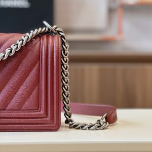 Túi Xách Chanel Boy Medium Replica 11 Cao Cấp Vân Chữ V Màu Đỏ 25cm (2)