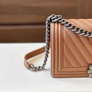 Túi Xách Chanel Boy Medium Vân Chữ V Replica 11 Cao Cấp Màu Nâu 25cm (2)