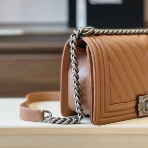 Túi Xách Chanel Boy Medium Vân Chữ V Replica 11 Cao Cấp Màu Nâu 25cm (2)