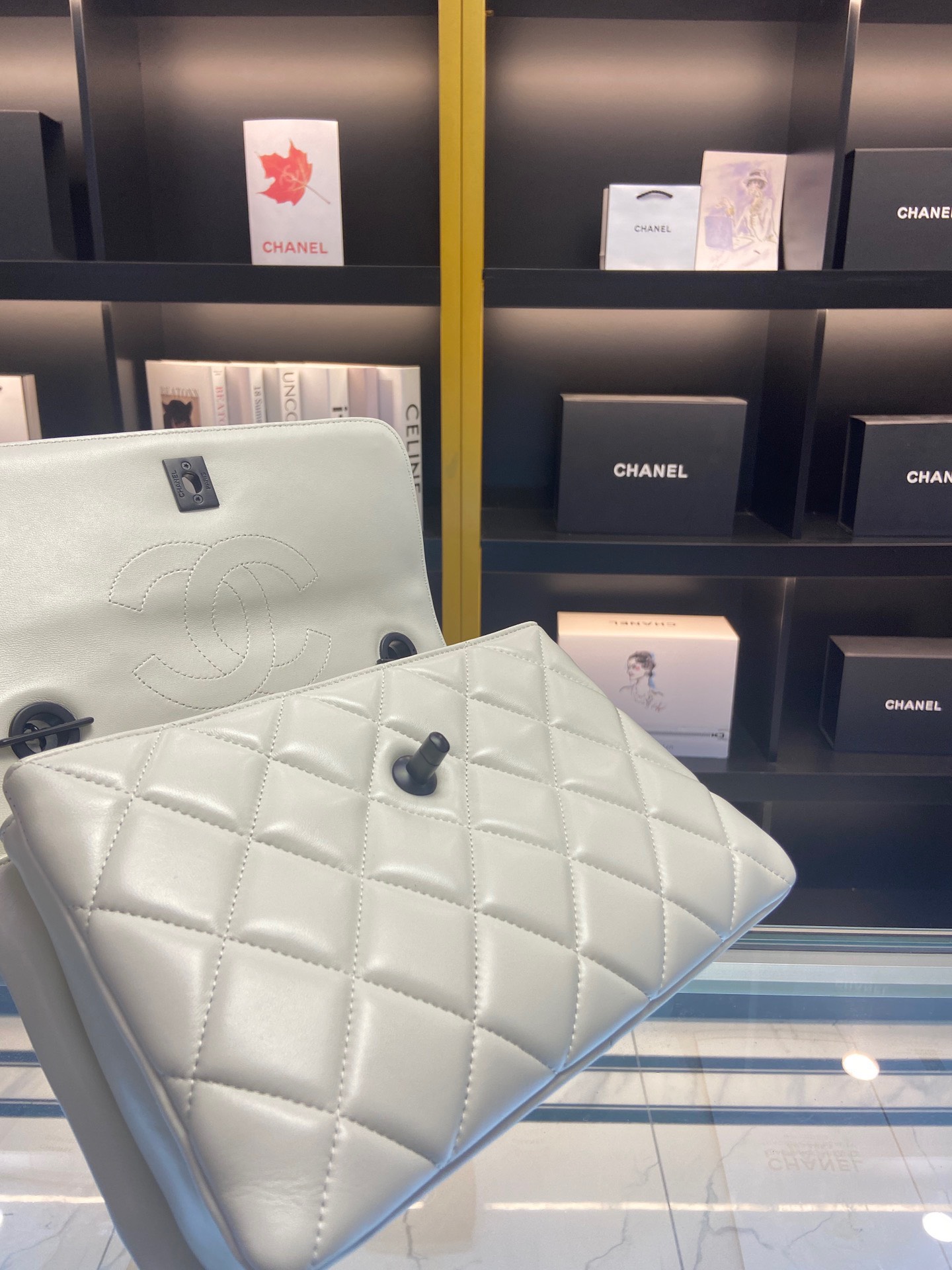 Túi Xách Chanel Trendy Replica 11 Cao Cấp Màu Trắng 25cm (4) Túi Xách Chanel Trendy Replica 11 Cao Cấp Màu Trắng 25cm (2)