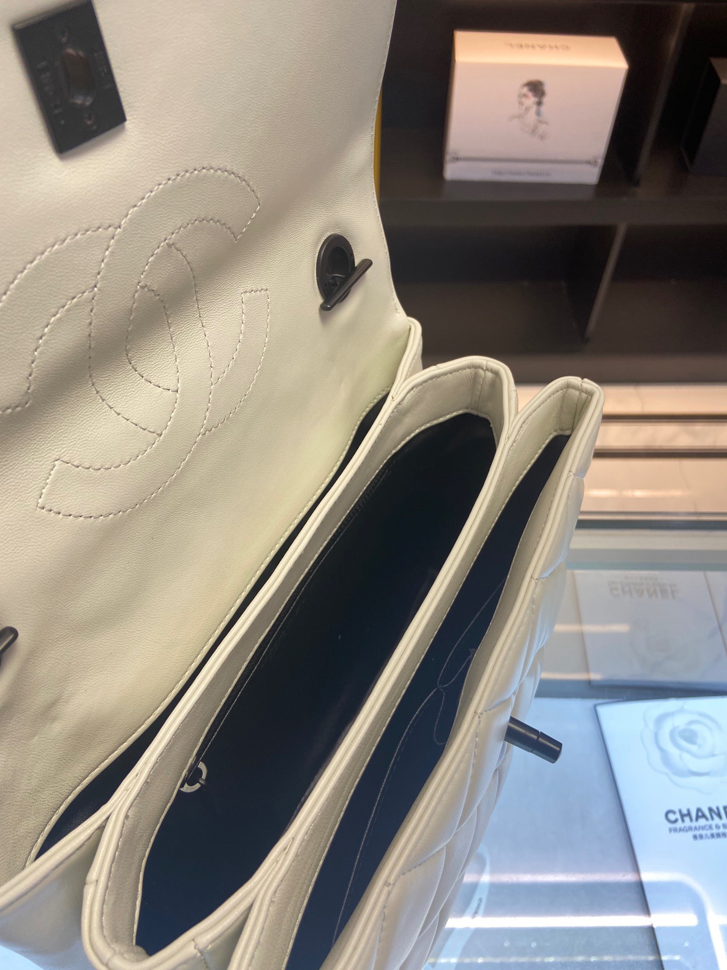 Túi Xách Chanel Trendy Replica 11 Cao Cấp Màu Trắng 25cm (5) Túi Xách Chanel Trendy Replica 11 Cao Cấp Màu Trắng 25cm (2)