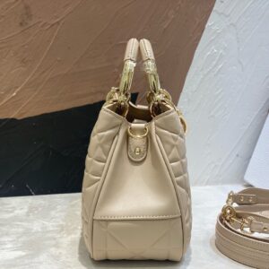 Túi Xách Dior Lady Replica 11 Cao Cấp Nữ Chất Da Mịn 24cm (2)